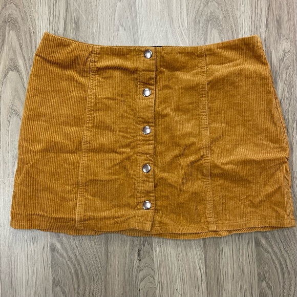 🍯 Corduroy Button Up Mini Skirt 🍯 - Picture 2 of 6